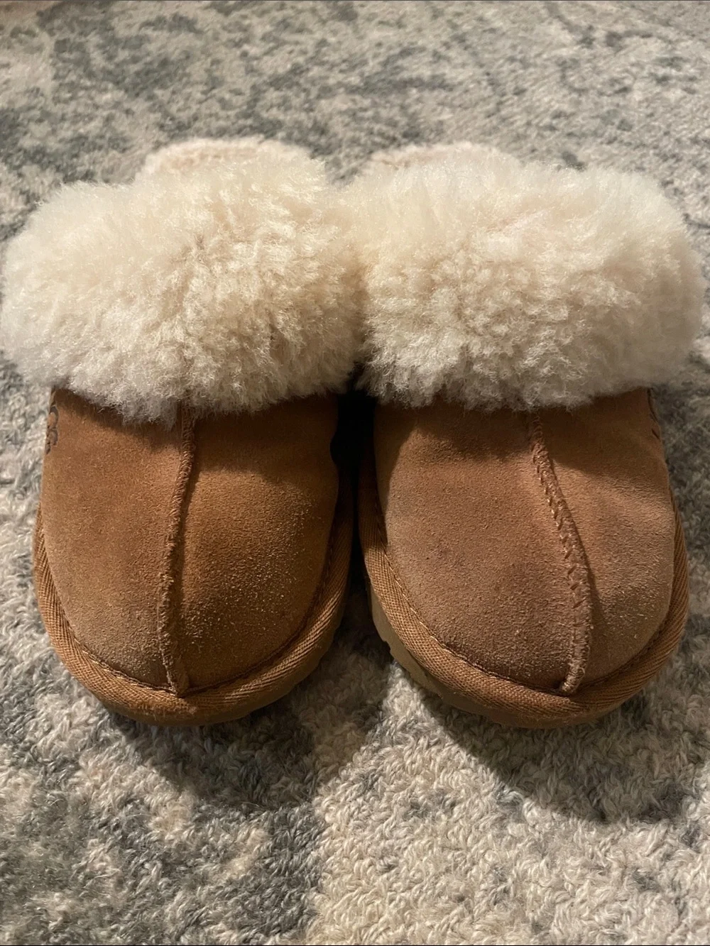 UGG kids Chestnut Suede Slippers with Cream Shearling and rubber bottom